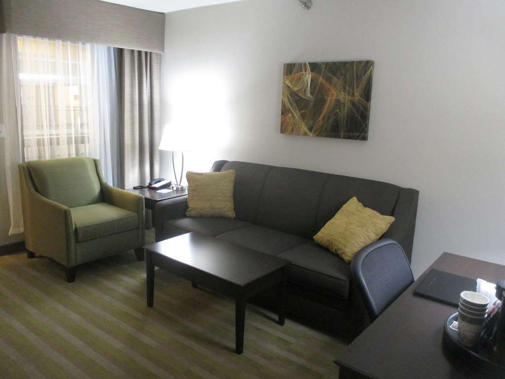 Best Western Harvest Inn & Suites Grand Forks Habitación foto
